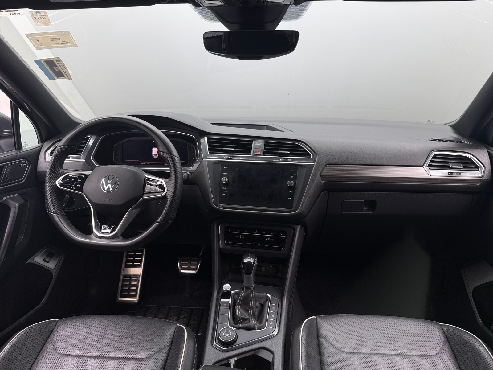 Thumbnail: 2022 Volkswagen Tiguan - 2