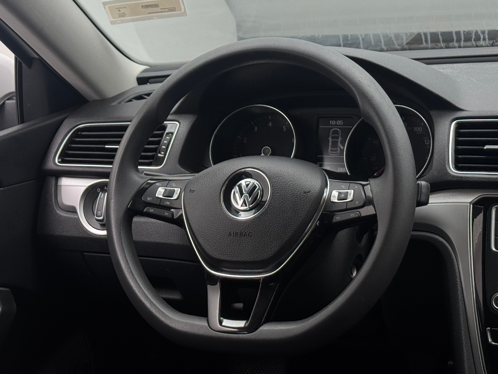 Thumbnail: 2018 Volkswagen Passat - 5