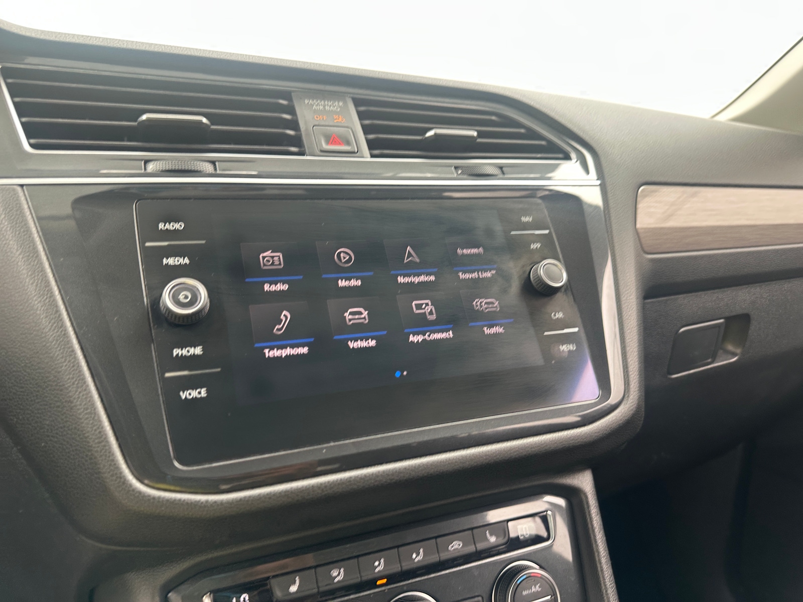Thumbnail: 2019 Volkswagen Tiguan - 3