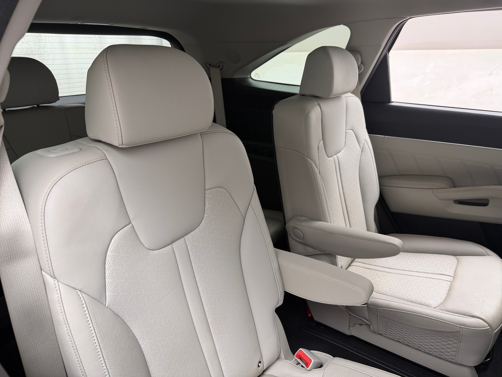 Thumbnail: 2022 Kia Sorento - 5