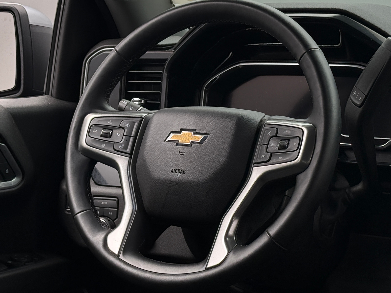 Thumbnail: 2023 Chevrolet Silverado 1500 - 5