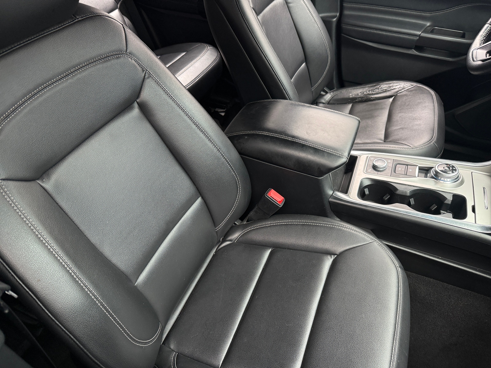 Thumbnail: 2020 Ford Explorer - 2