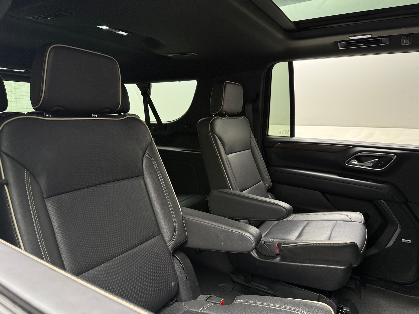 Thumbnail: 2023 Chevrolet Suburban - 5