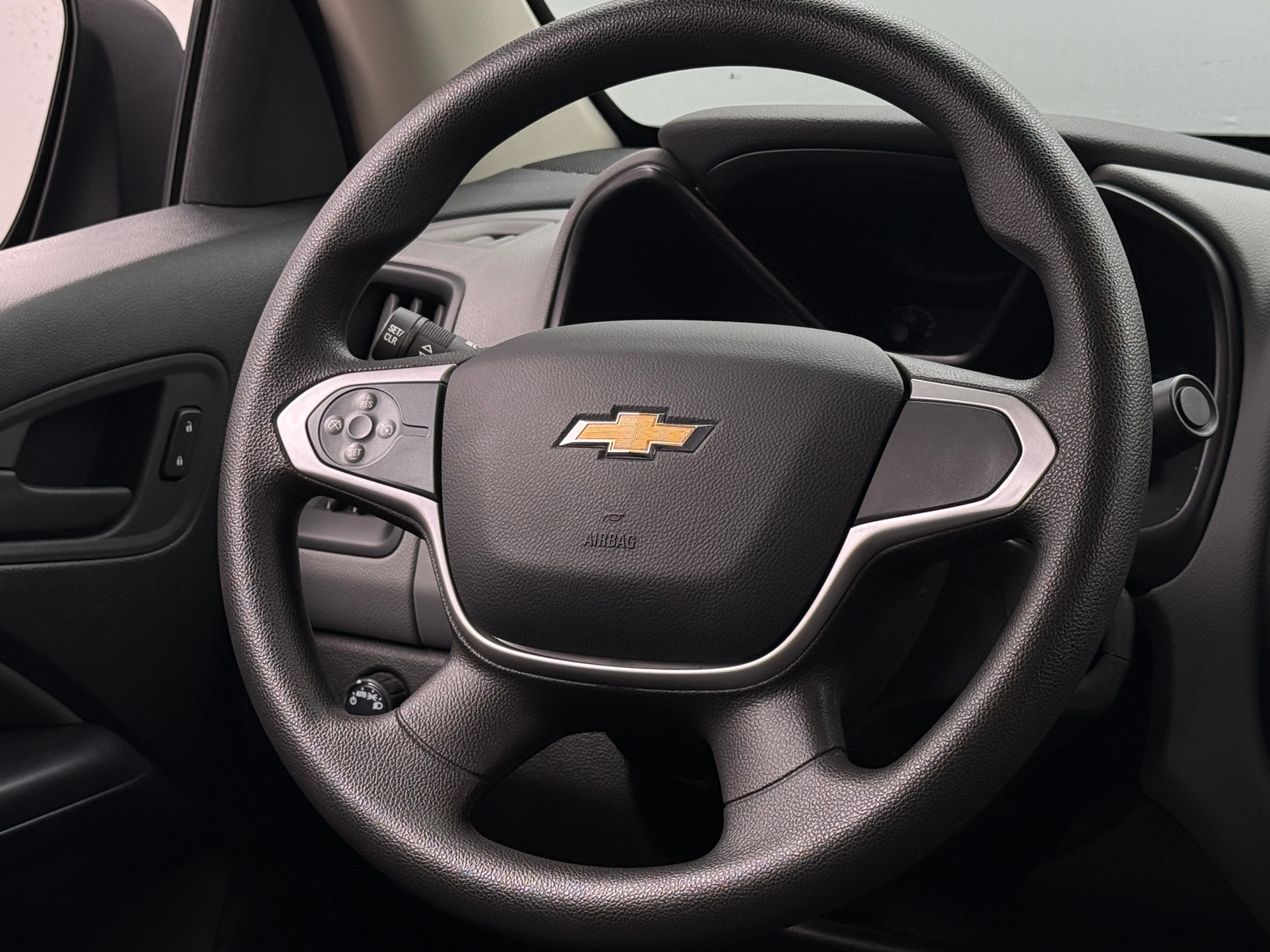Thumbnail: 2022 Chevrolet Colorado - 5