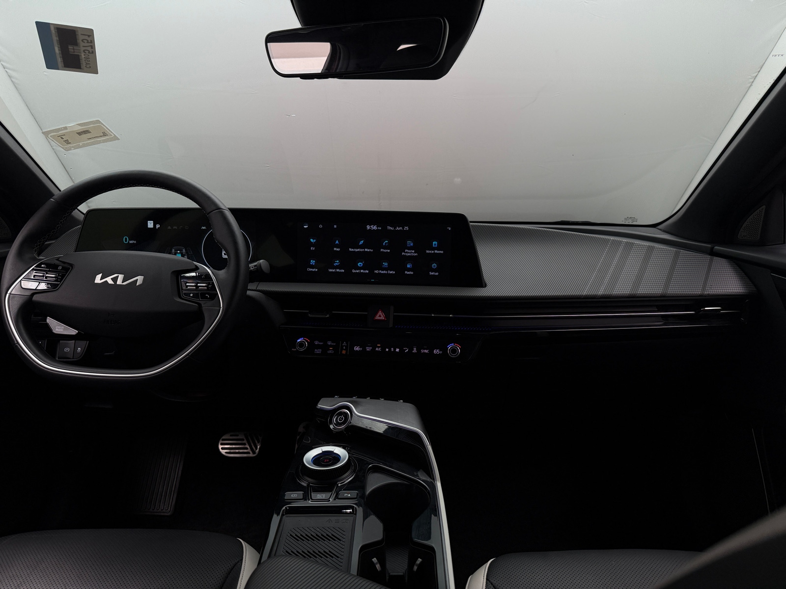 Thumbnail: 2023 Kia EV6 - 2