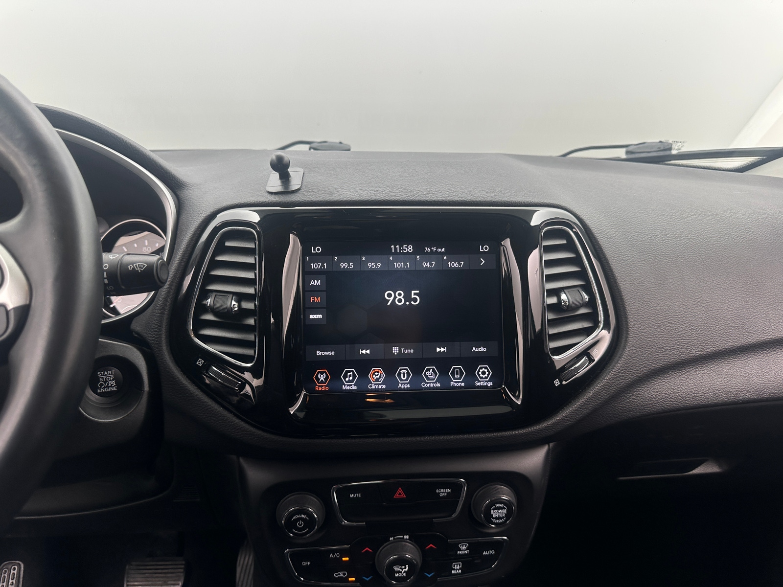 Thumbnail: 2019 Jeep Compass - 3