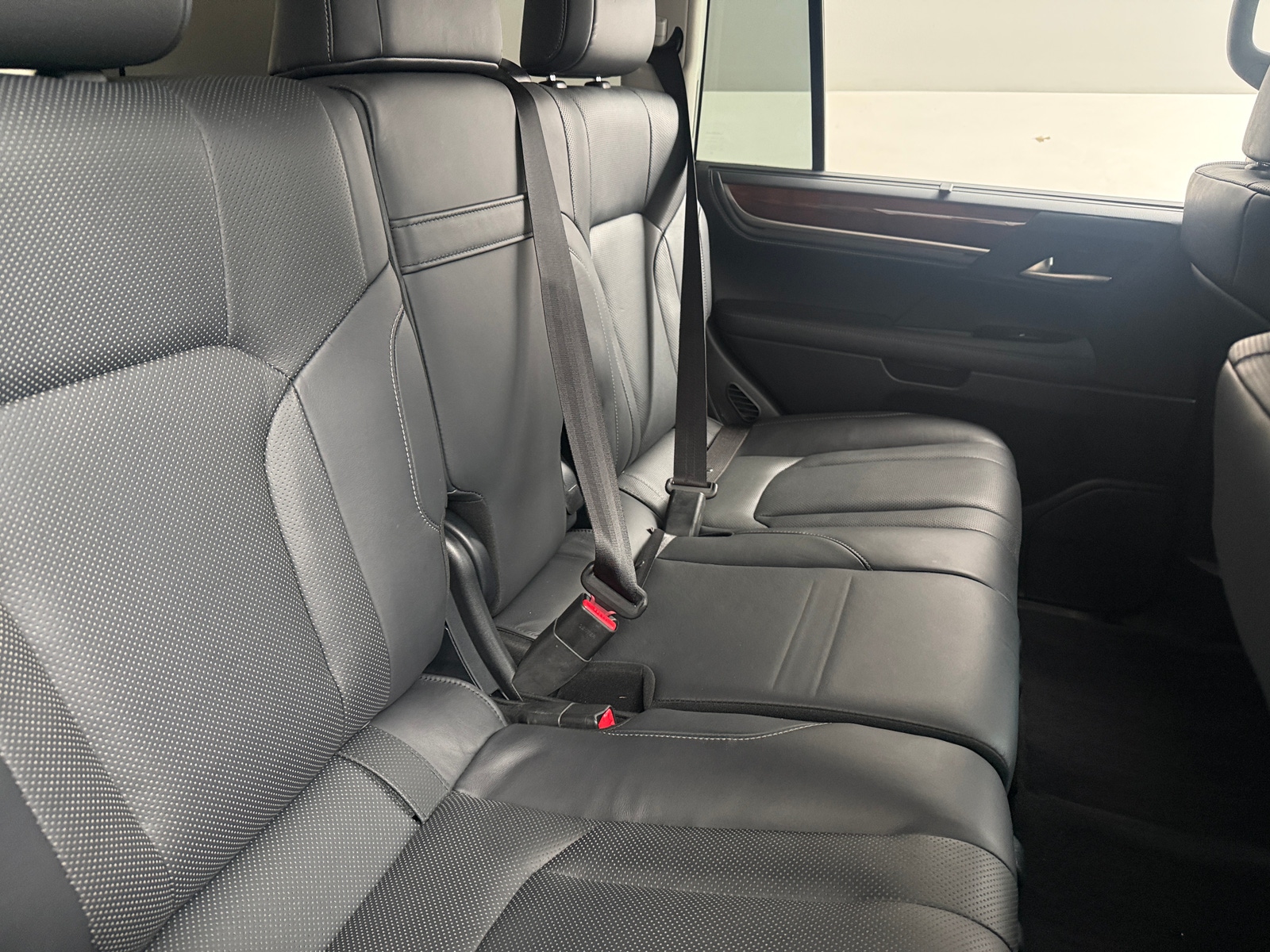 Thumbnail: 2019 Lexus LX - 5