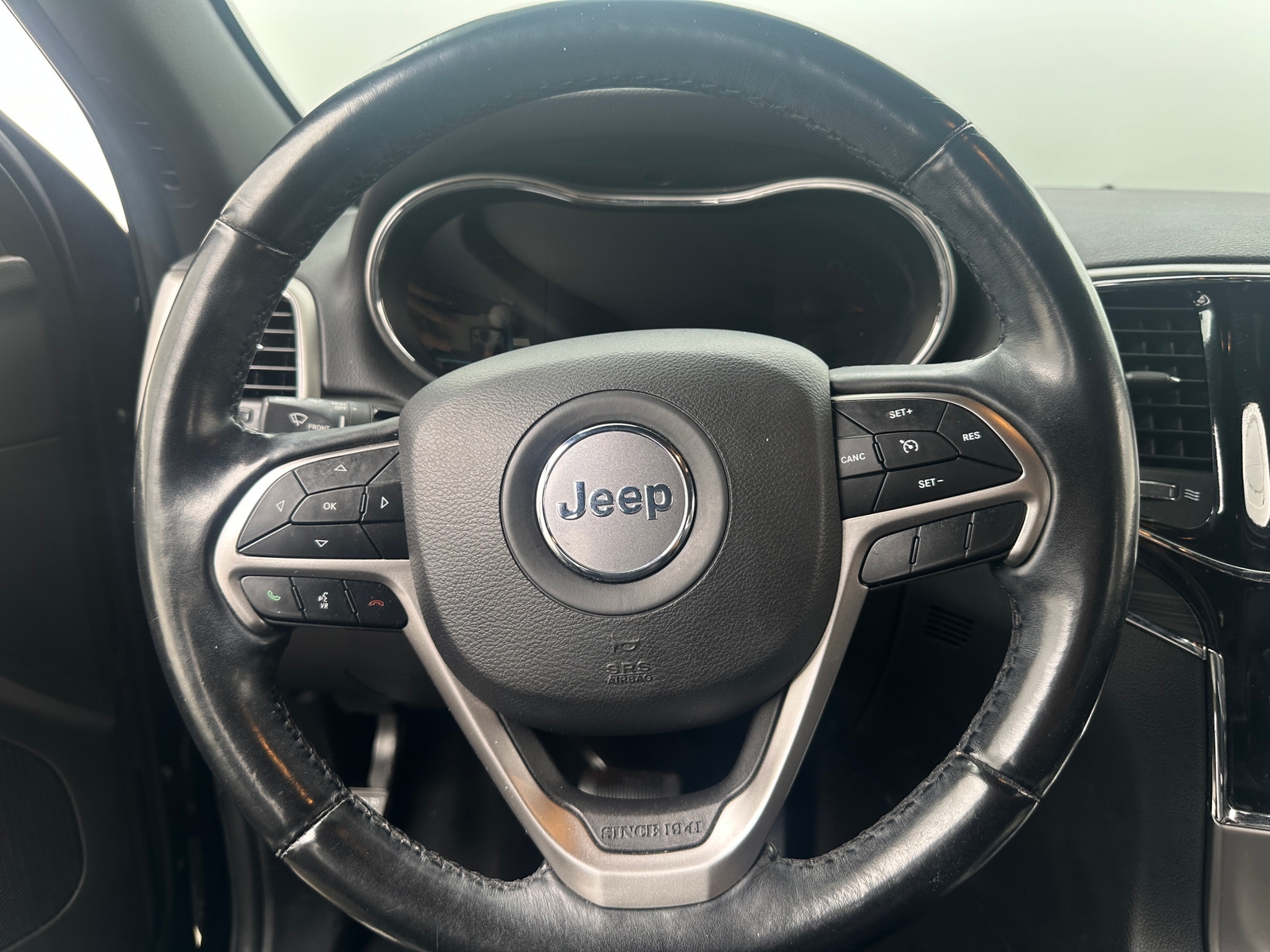 Thumbnail: 2020 Jeep Grand Cherokee - 4