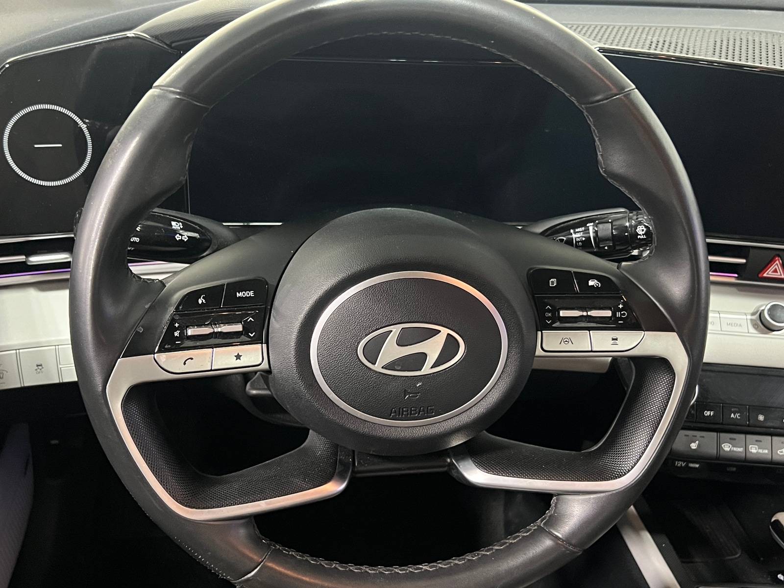 Thumbnail: 2025 Hyundai Elantra - 4