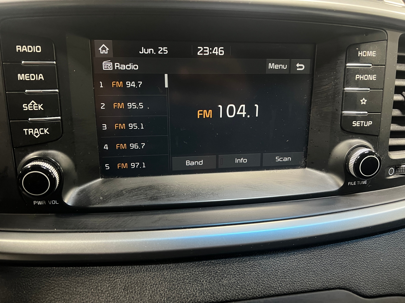 Thumbnail: 2020 Kia Sorento - 4