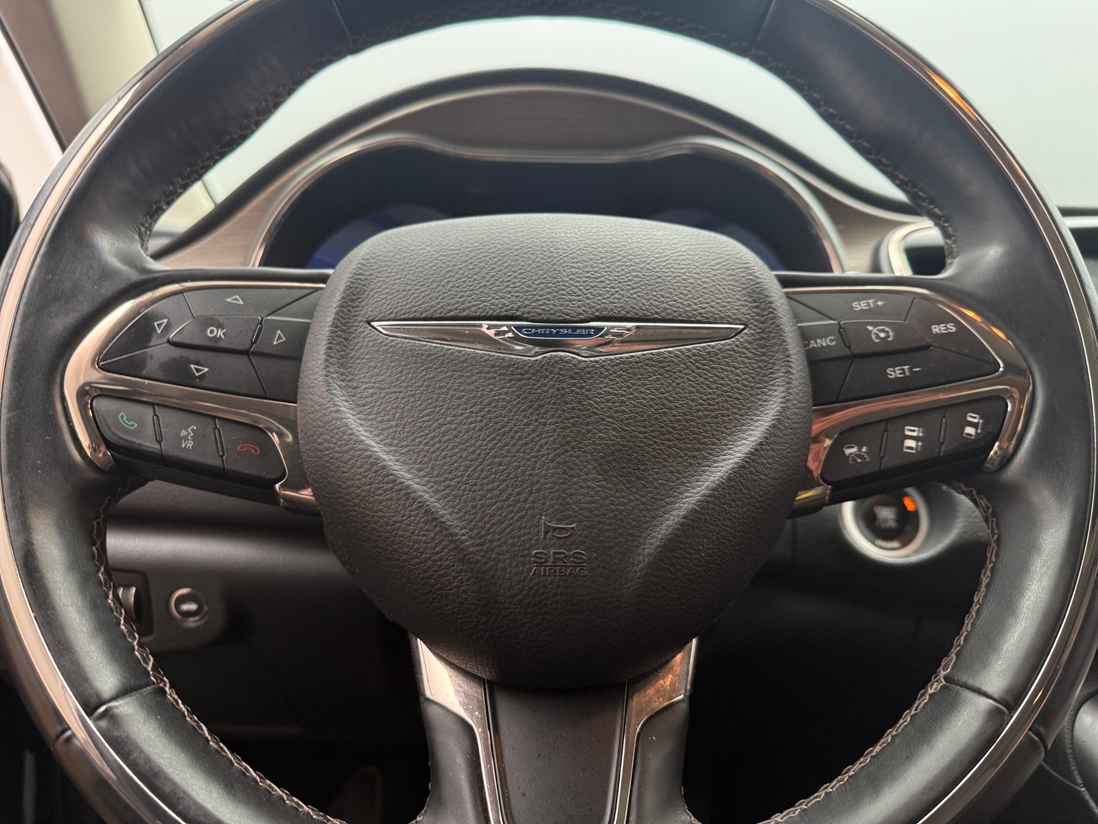 Thumbnail: 2015 Chrysler 200 - 4