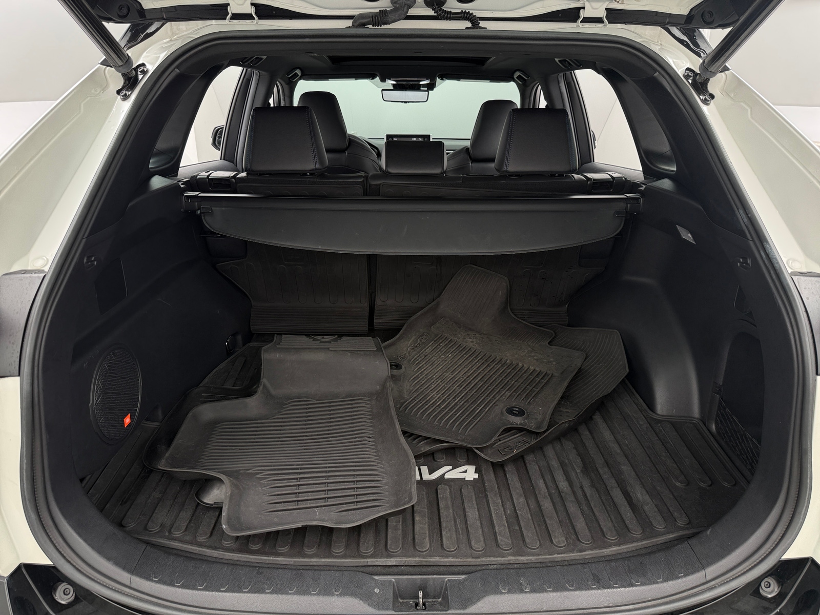 Thumbnail: 2021 Toyota RAV4 - 6