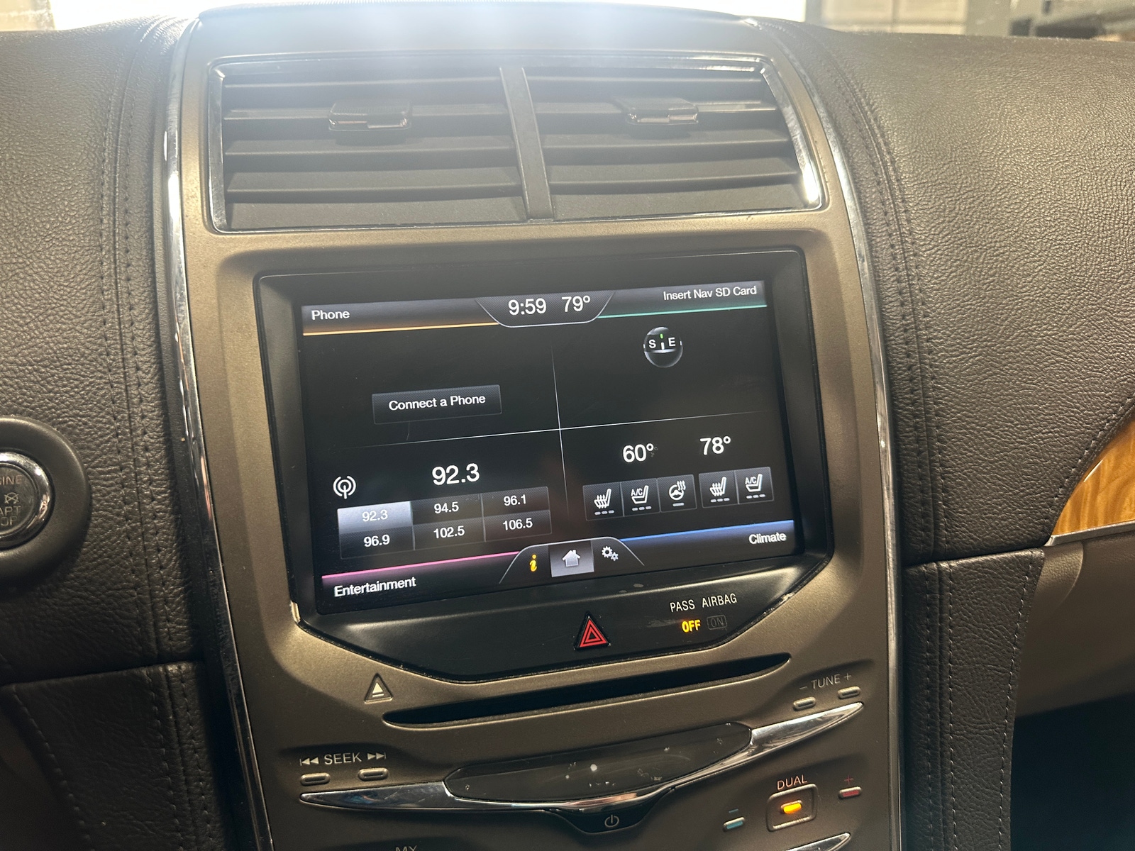 Thumbnail: 2015 Lincoln MKX - 3