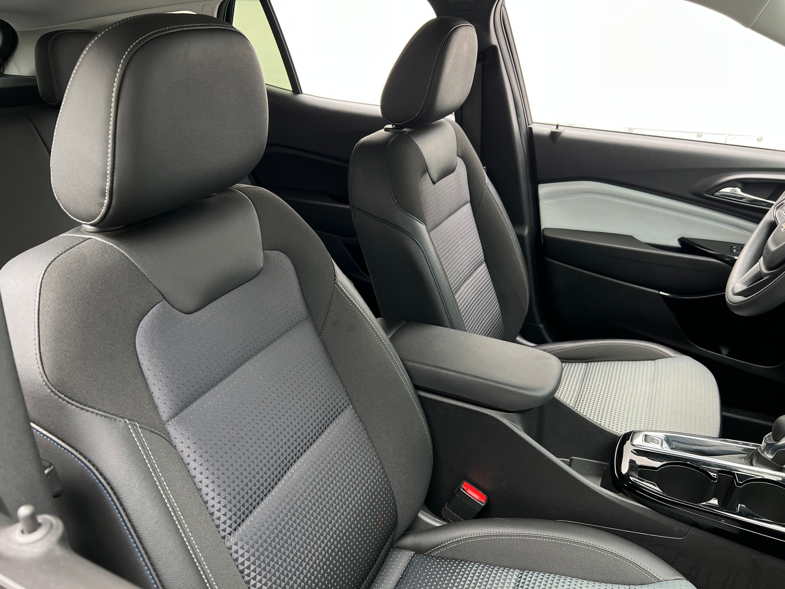 Thumbnail: 2025 Chevrolet Trax - 2