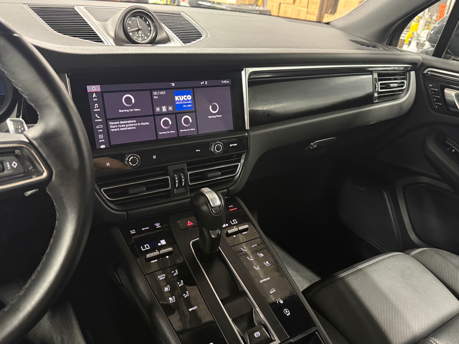 Thumbnail: 2024 Porsche Macan - 3