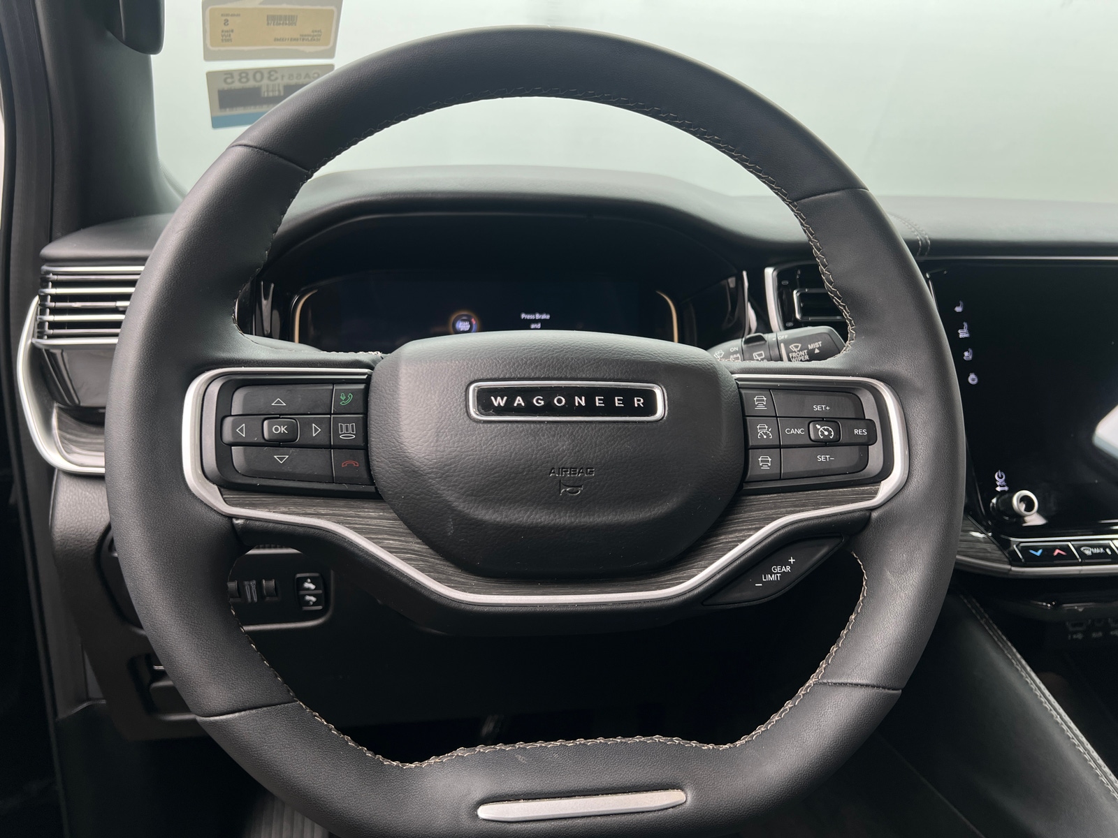 Thumbnail: 2022 Jeep Wagoneer - 4