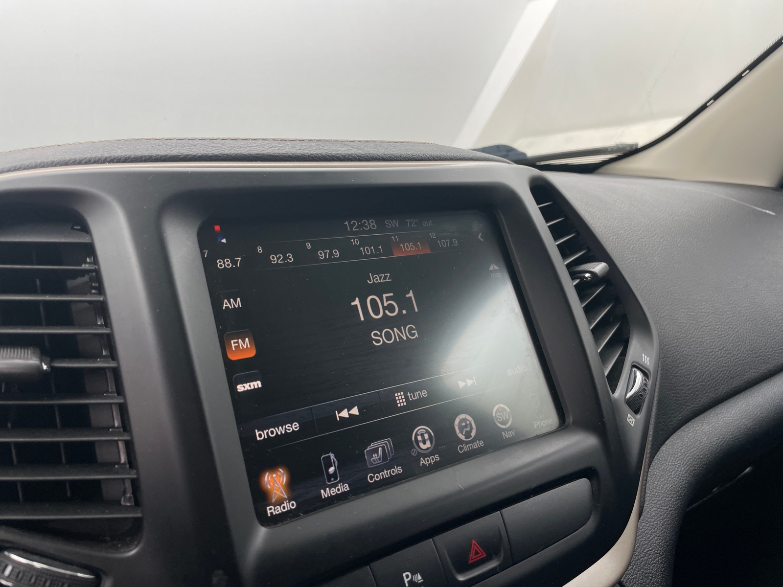 Thumbnail: 2016 Jeep Cherokee - 4