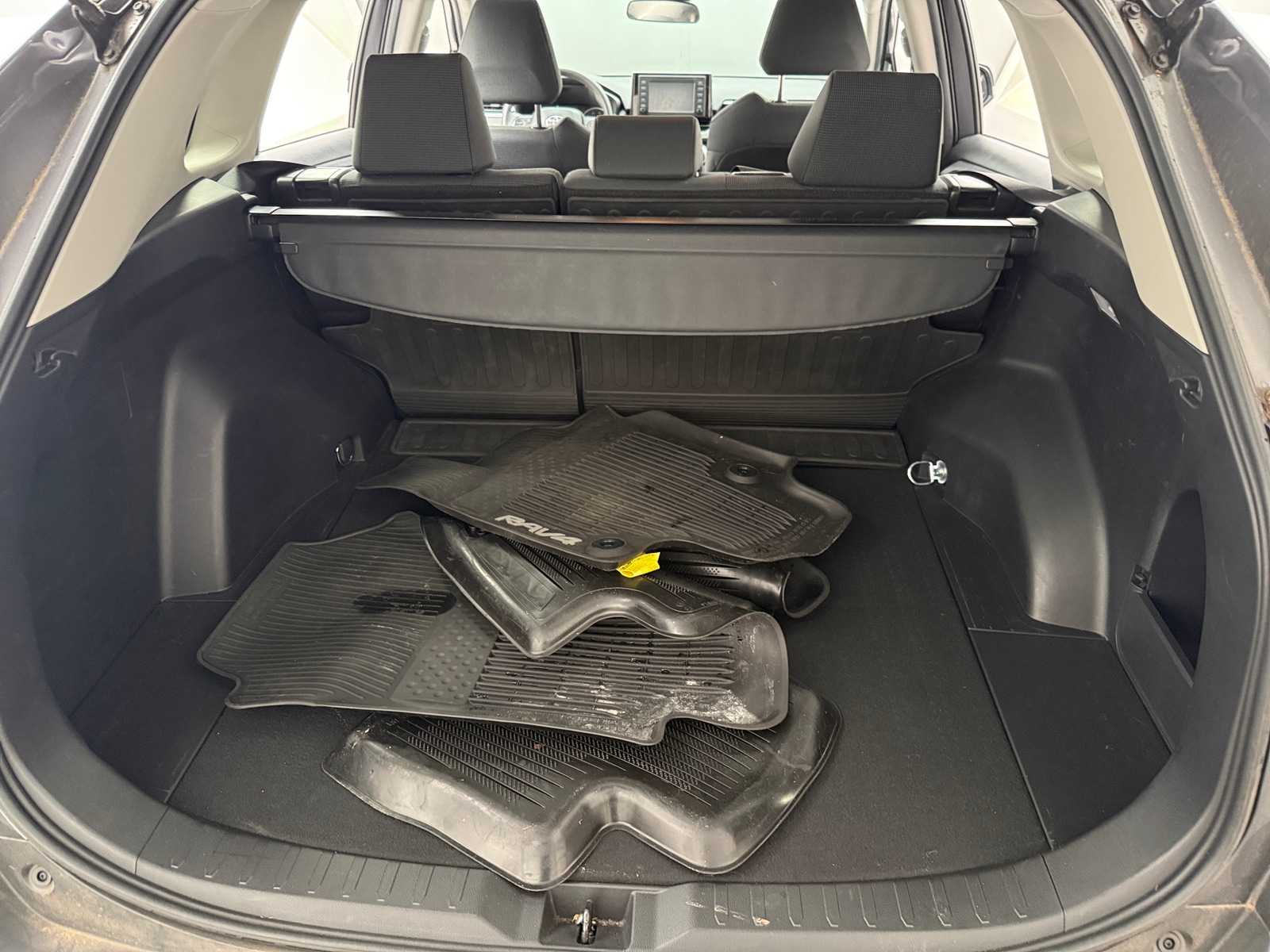 Thumbnail: 2019 Toyota RAV4 - 7