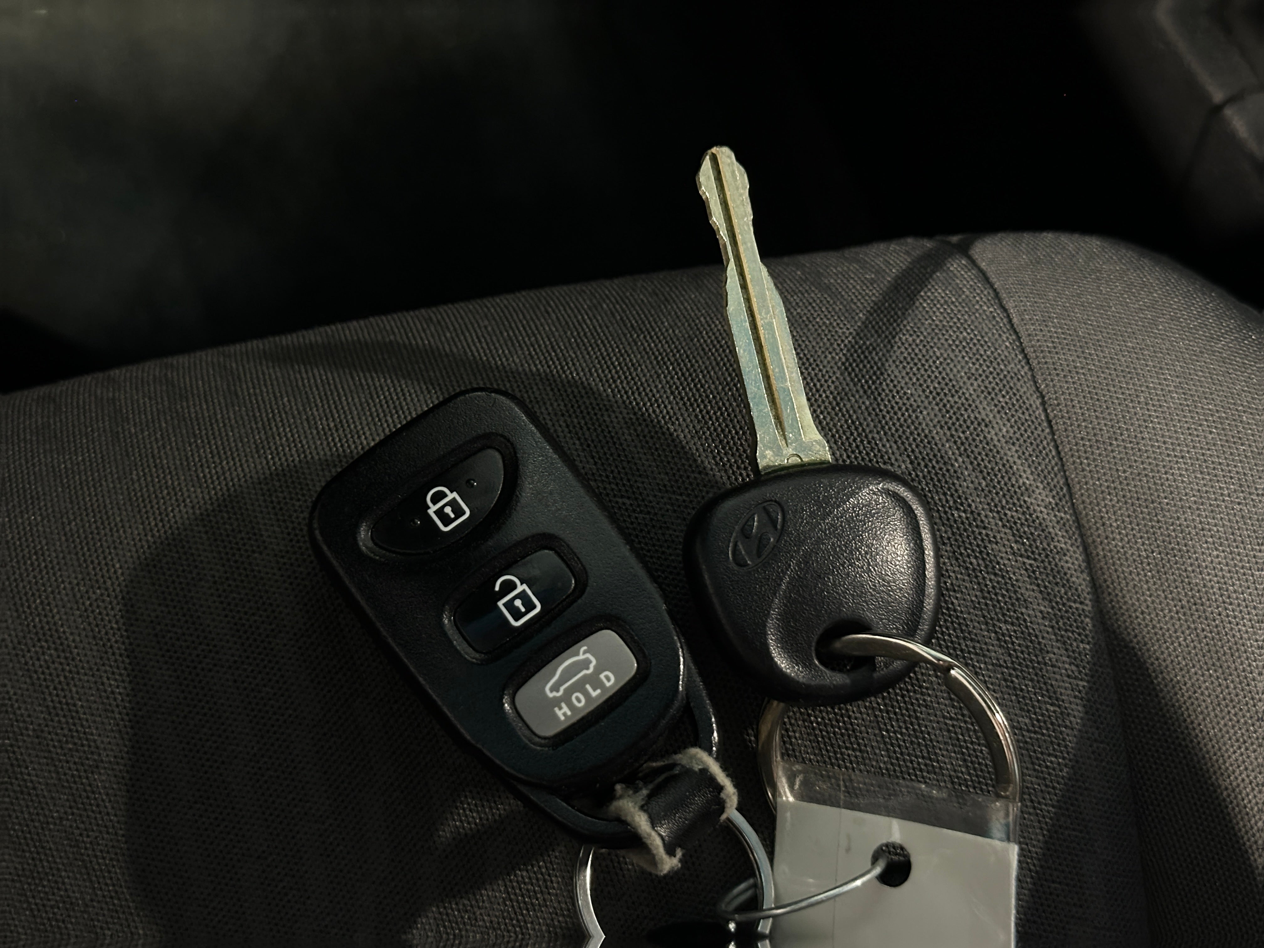 Used 2016 Hyundai Elantra SE with VIN KMHDH4AE3GU621520 for sale in Auburn, WA