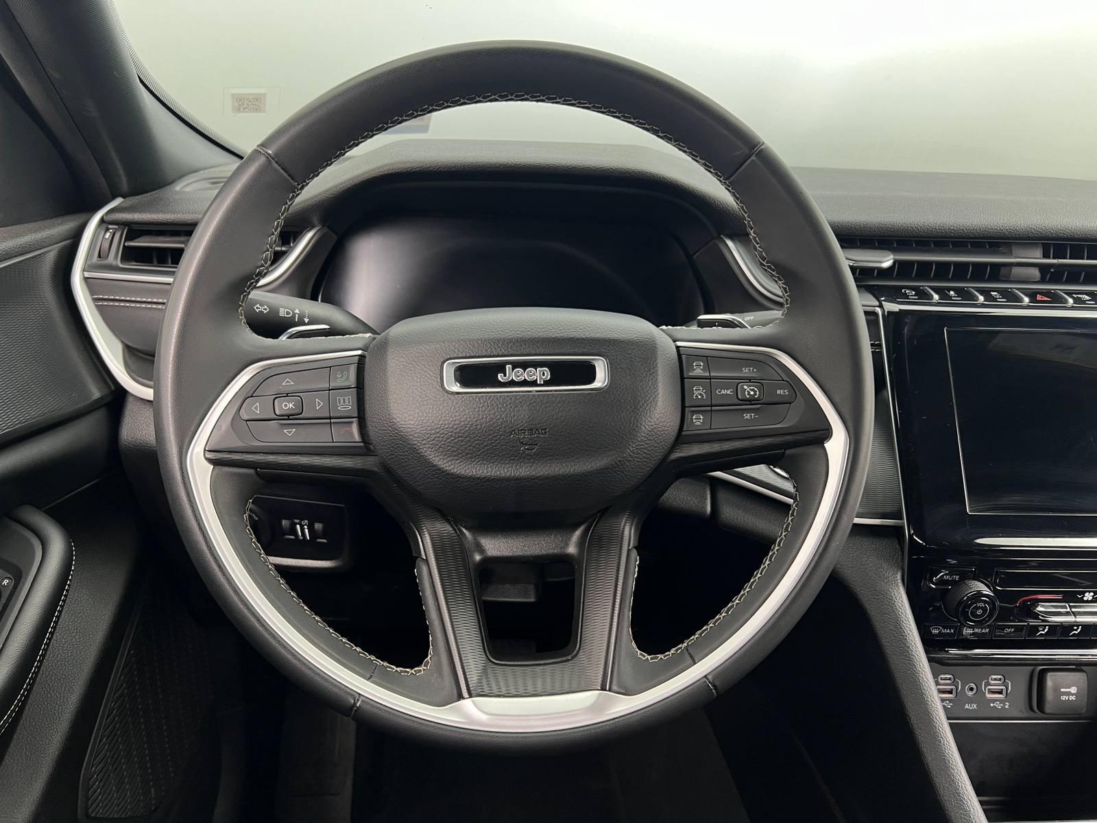 Thumbnail: 2024 Jeep Grand Cherokee L - 5