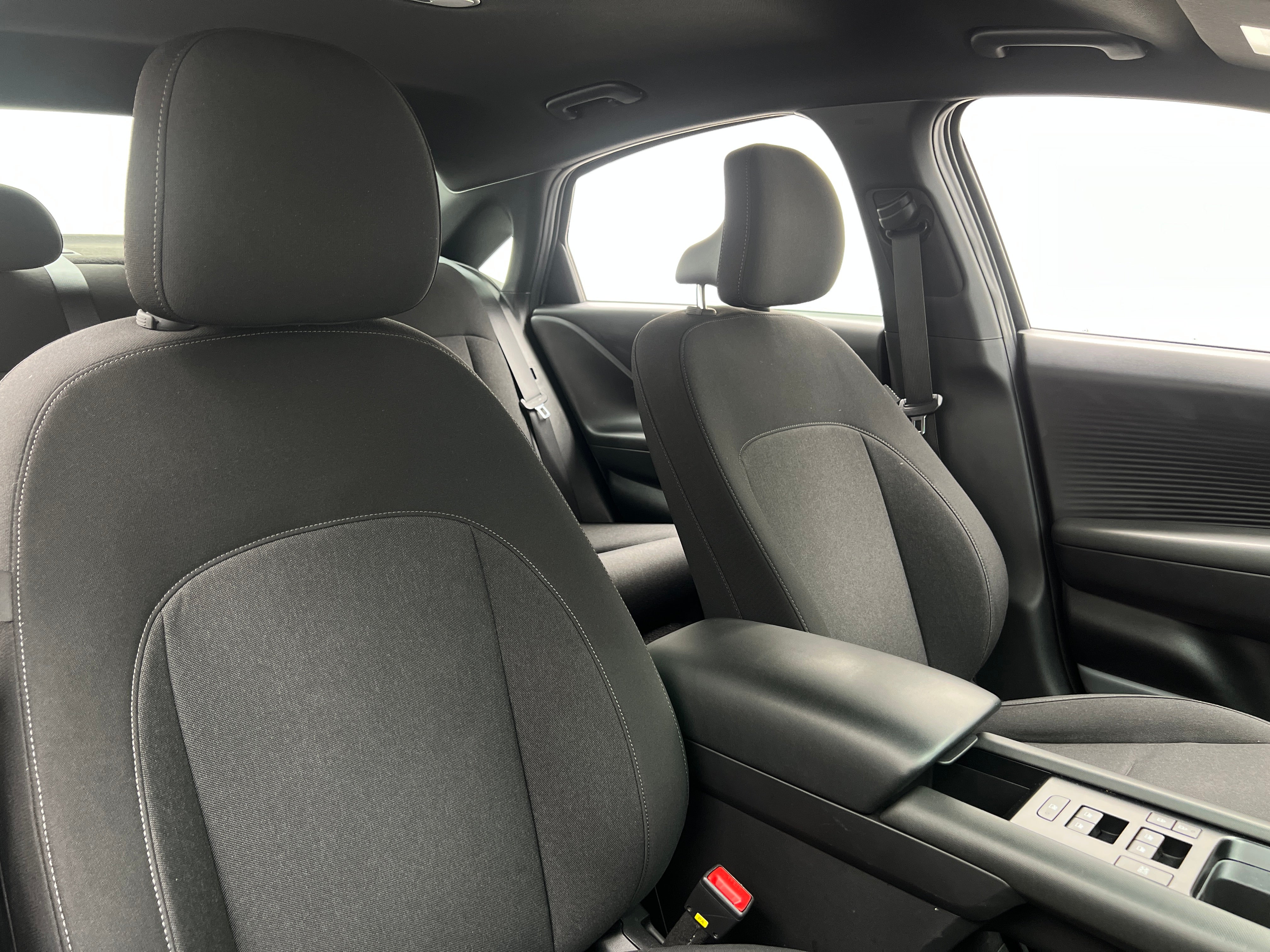 Used 2025 Hyundai IONIQ 6 SE with VIN KMHM24AA8SA083616 for sale in Oak Creek, WI