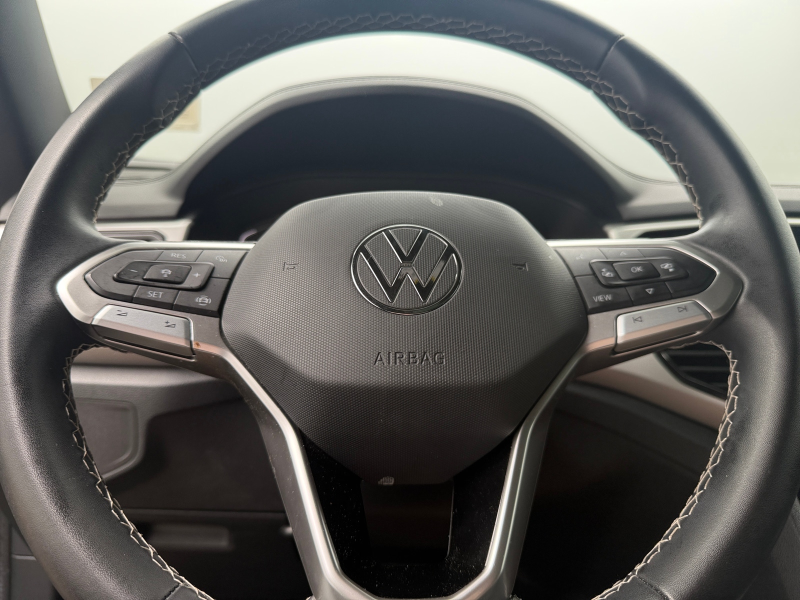 Thumbnail: 2023 Volkswagen Atlas - 4