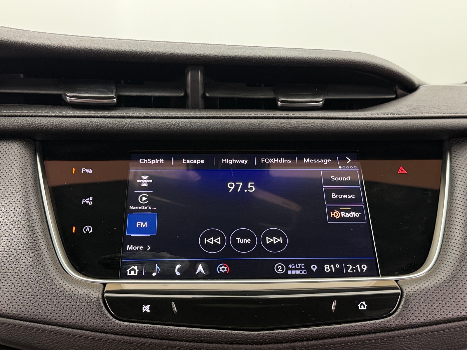 Thumbnail: 2023 Cadillac XT5 - 3