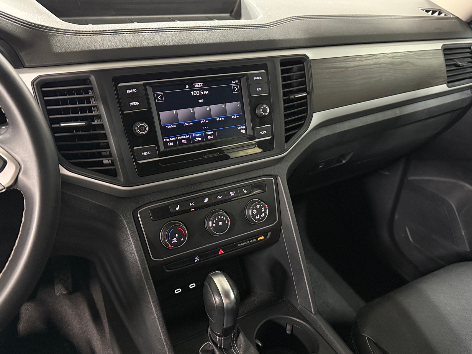 Thumbnail: 2022 Volkswagen Atlas - 3