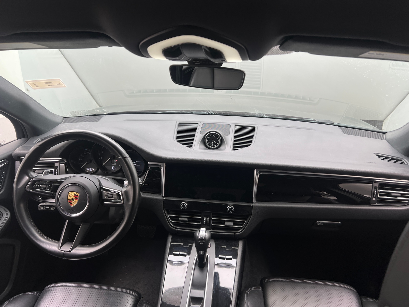 Thumbnail: 2022 Porsche Macan - 2