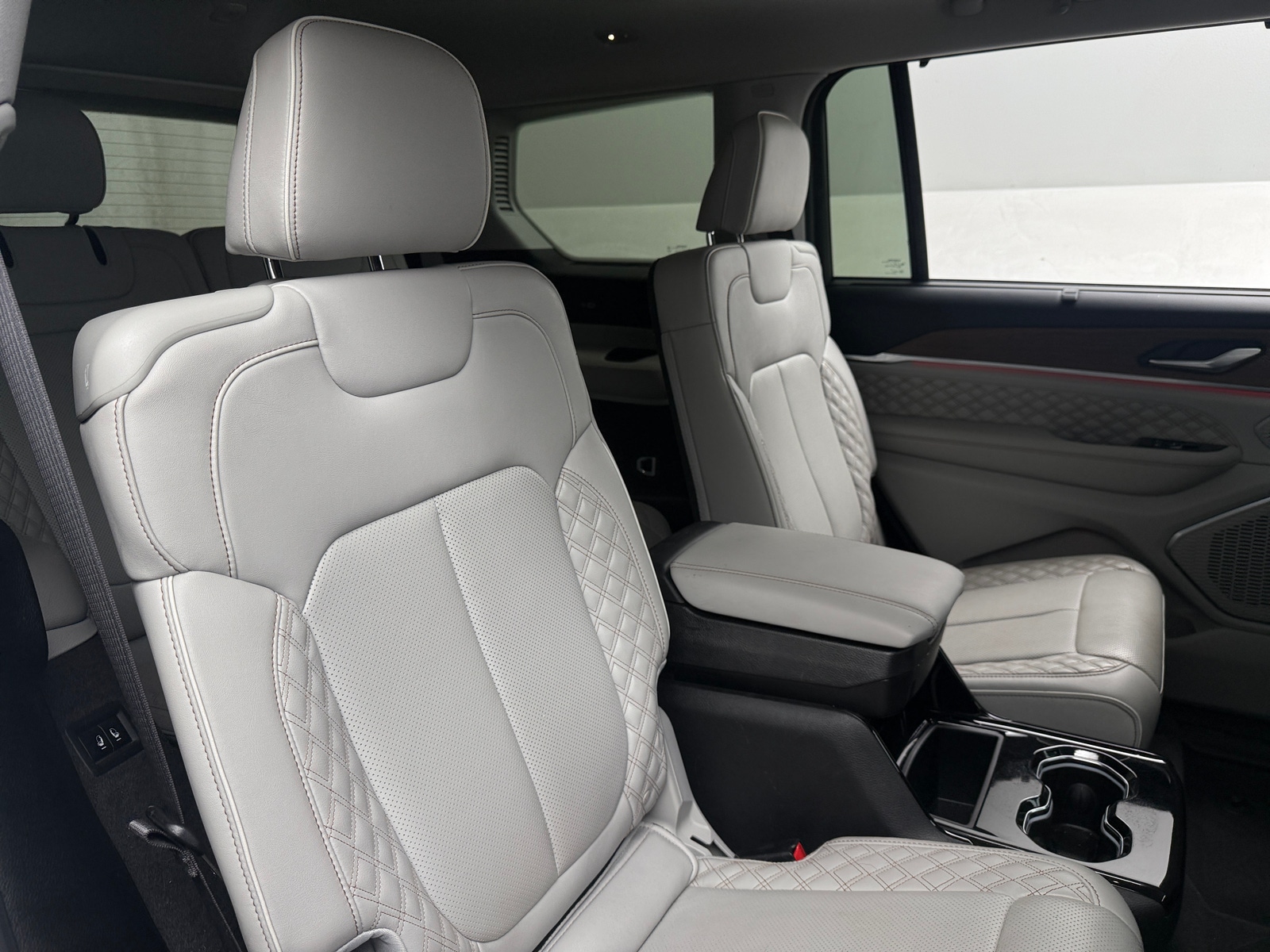 Thumbnail: 2023 Jeep Grand Cherokee L - 5