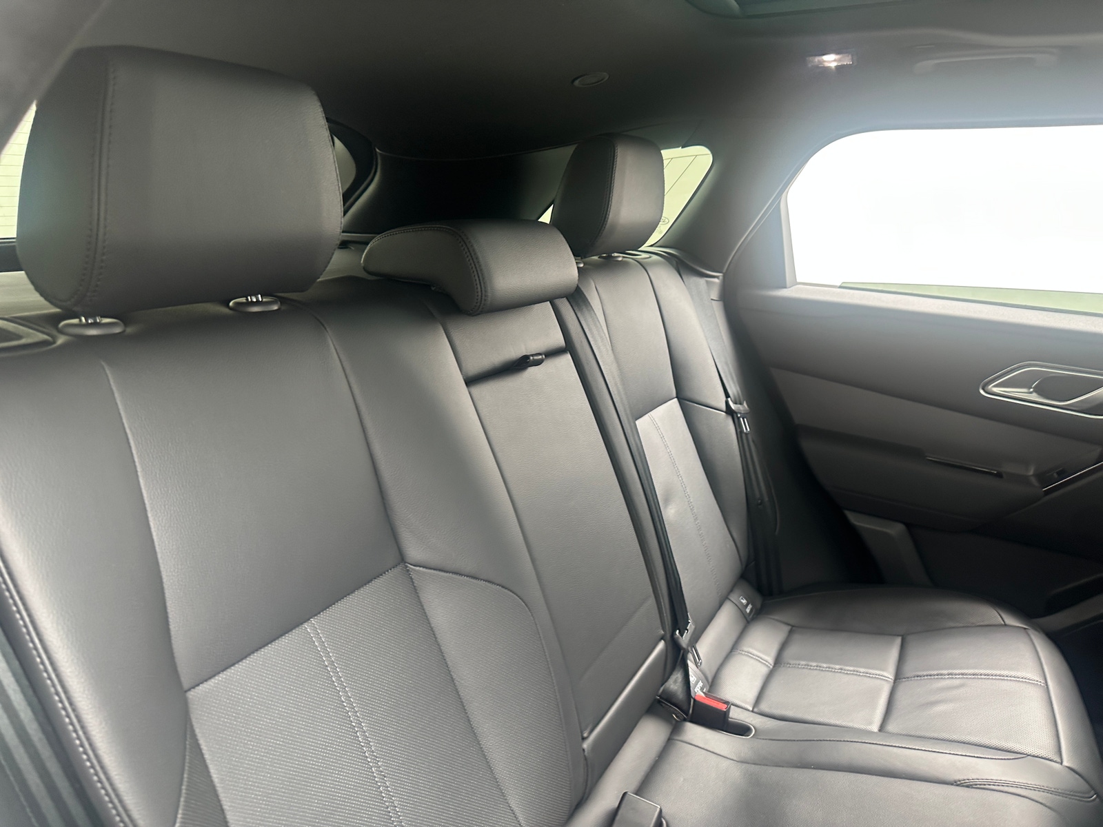 Thumbnail: 2026 Land Rover Range Rover Velar - 5