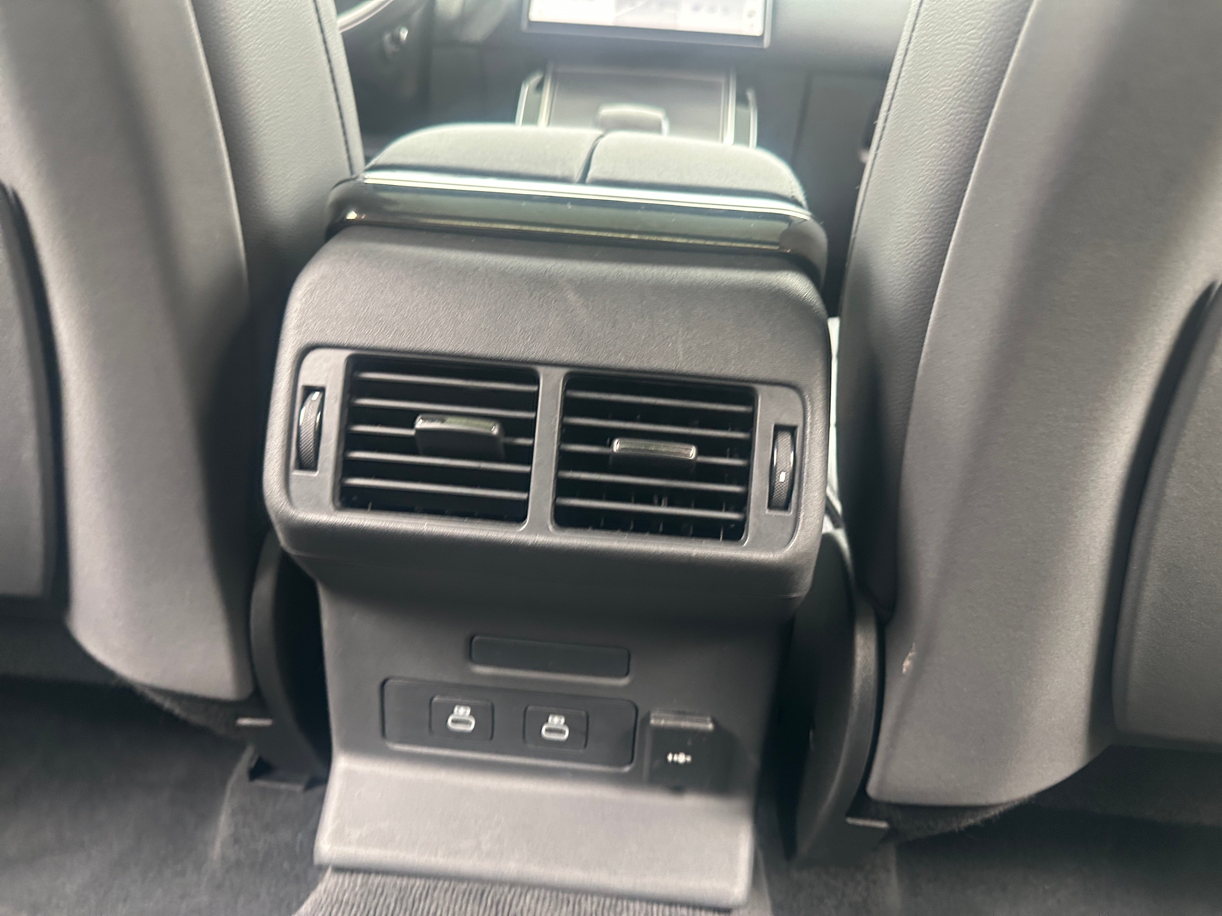 SALYJ2EX0TA817090