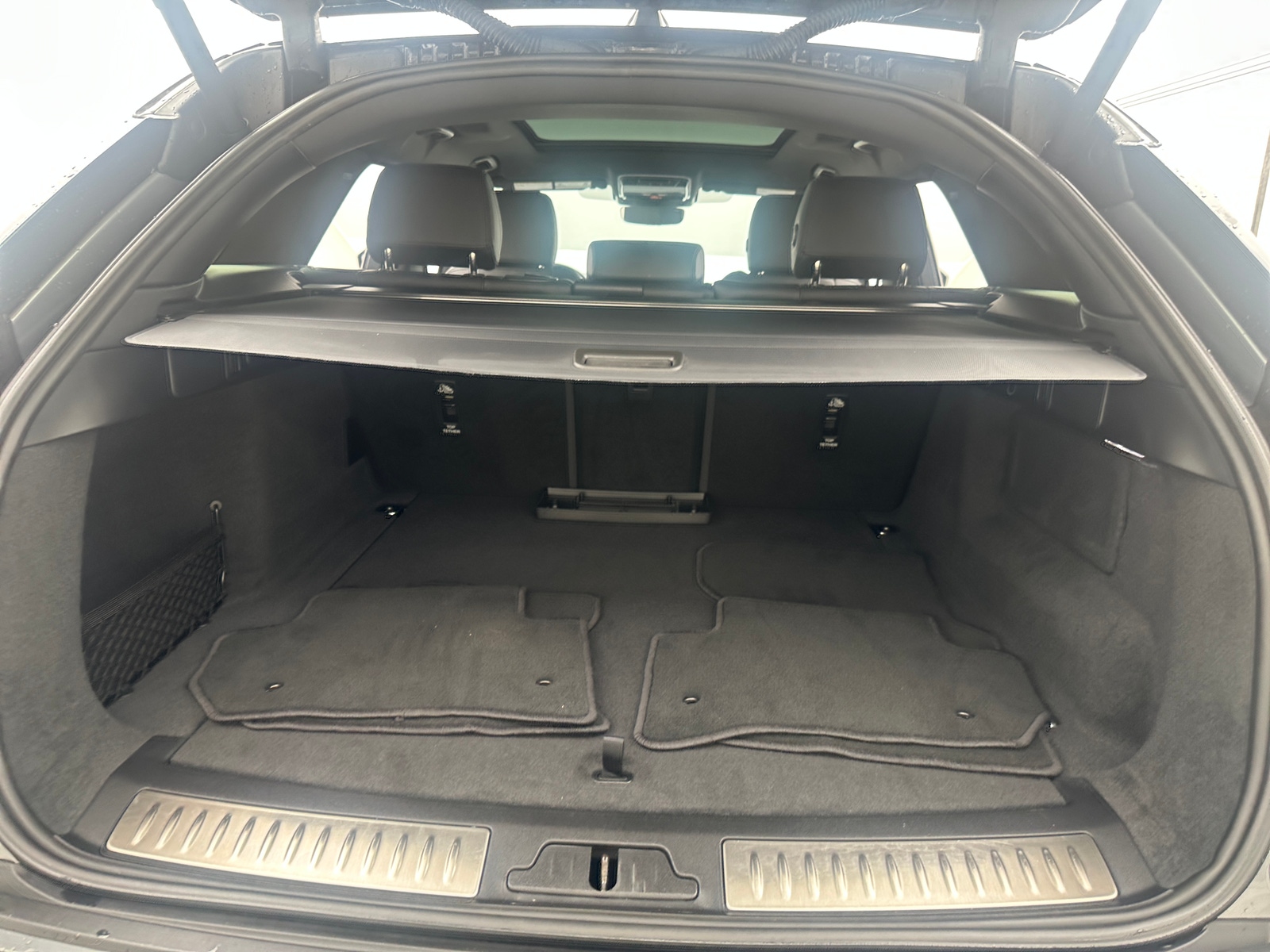 Thumbnail: 2026 Land Rover Range Rover Velar - 6