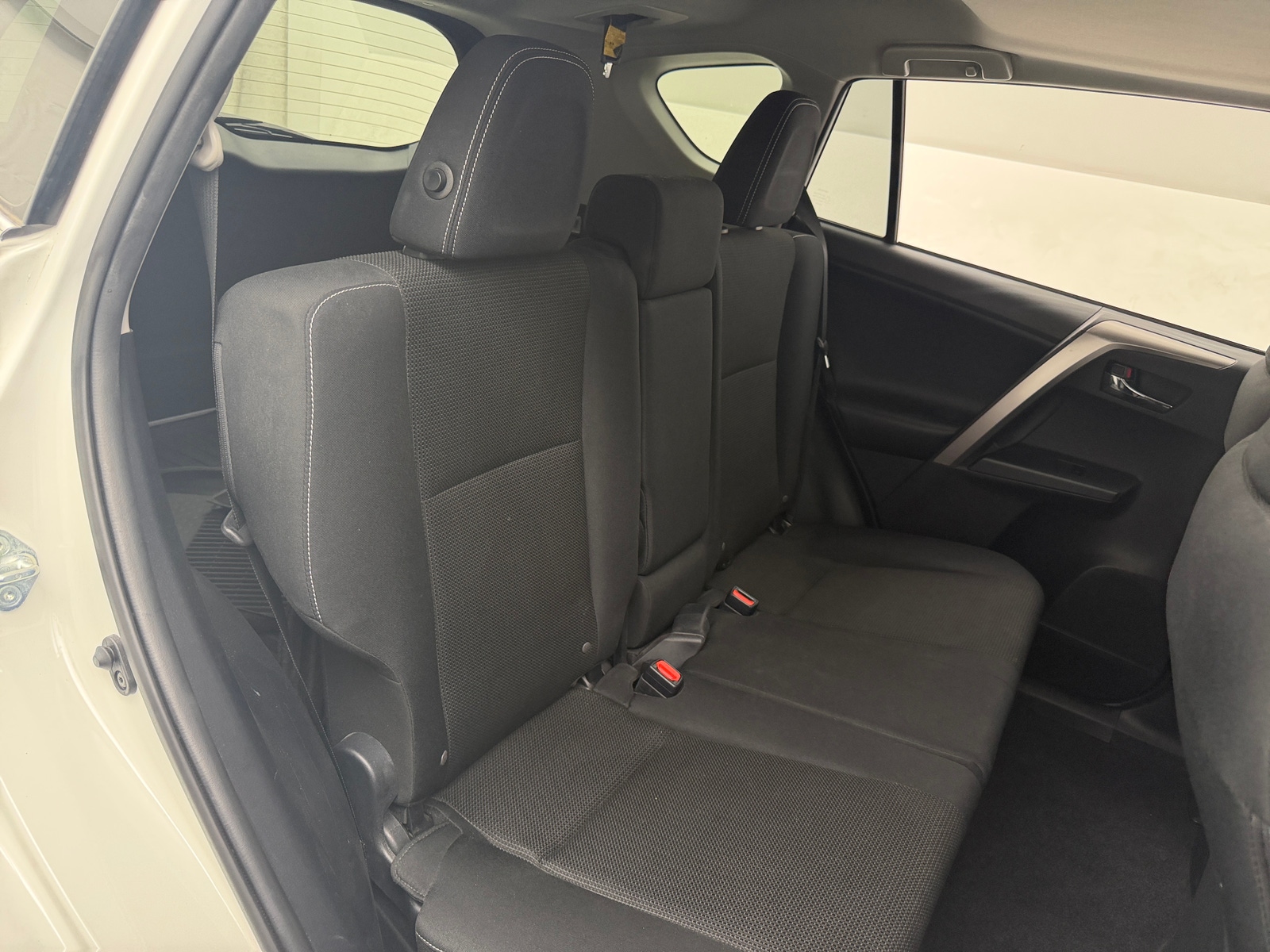 Thumbnail: 2018 Toyota RAV4 - 6