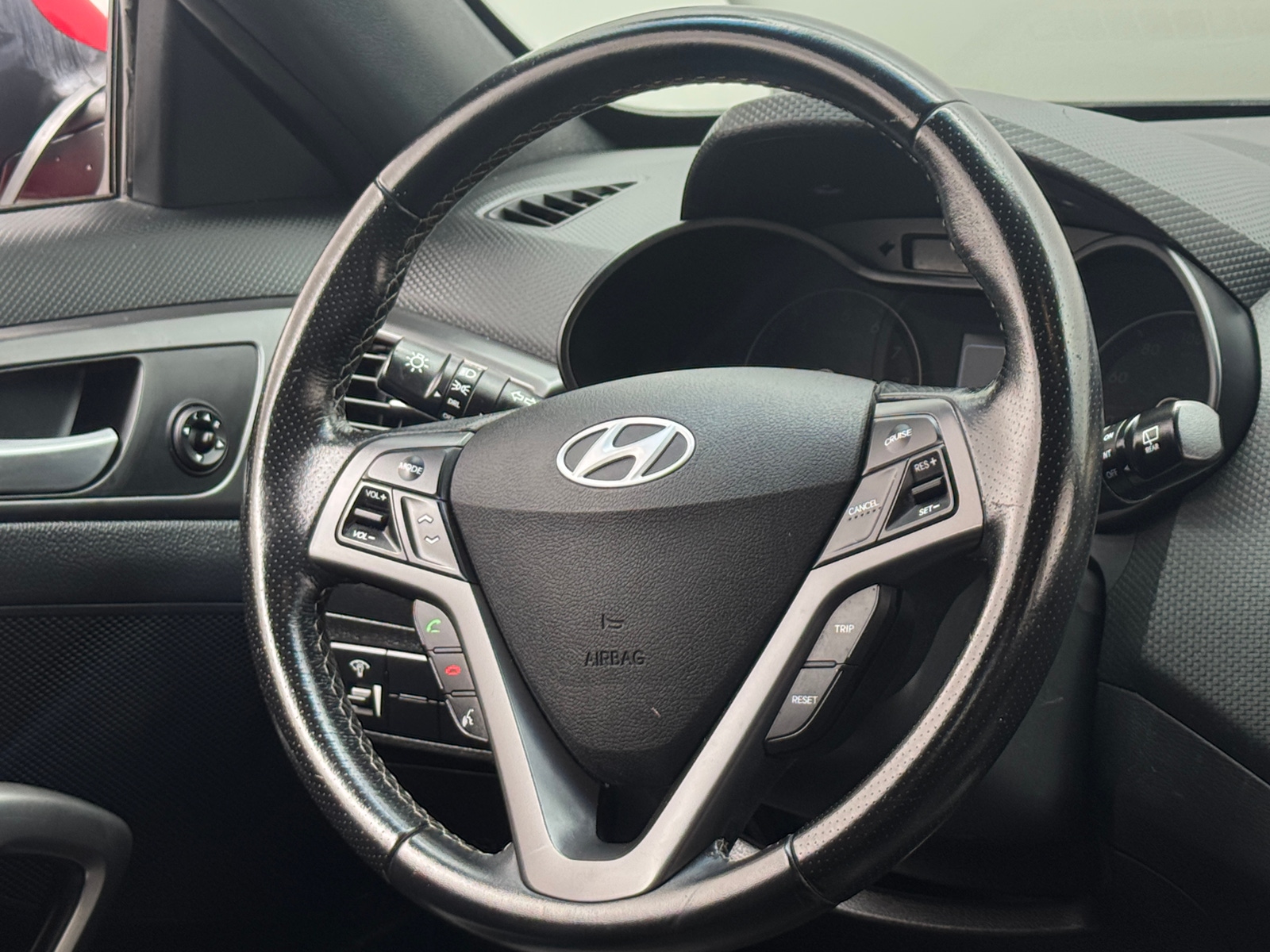 Thumbnail: 2016 Hyundai Veloster - 4