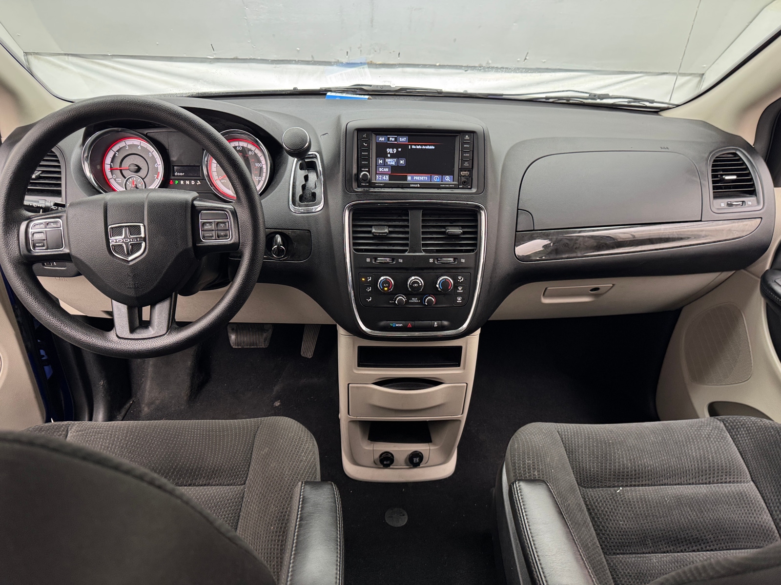 Thumbnail: 2019 Dodge Grand Caravan - 3