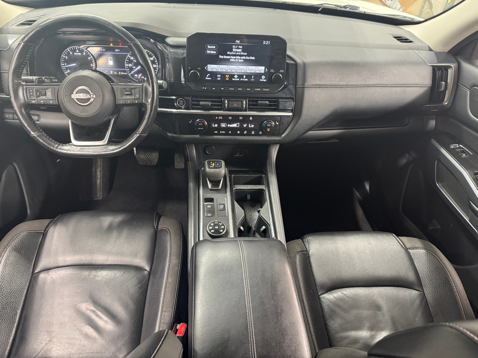 Thumbnail: 2022 Nissan Pathfinder - 2