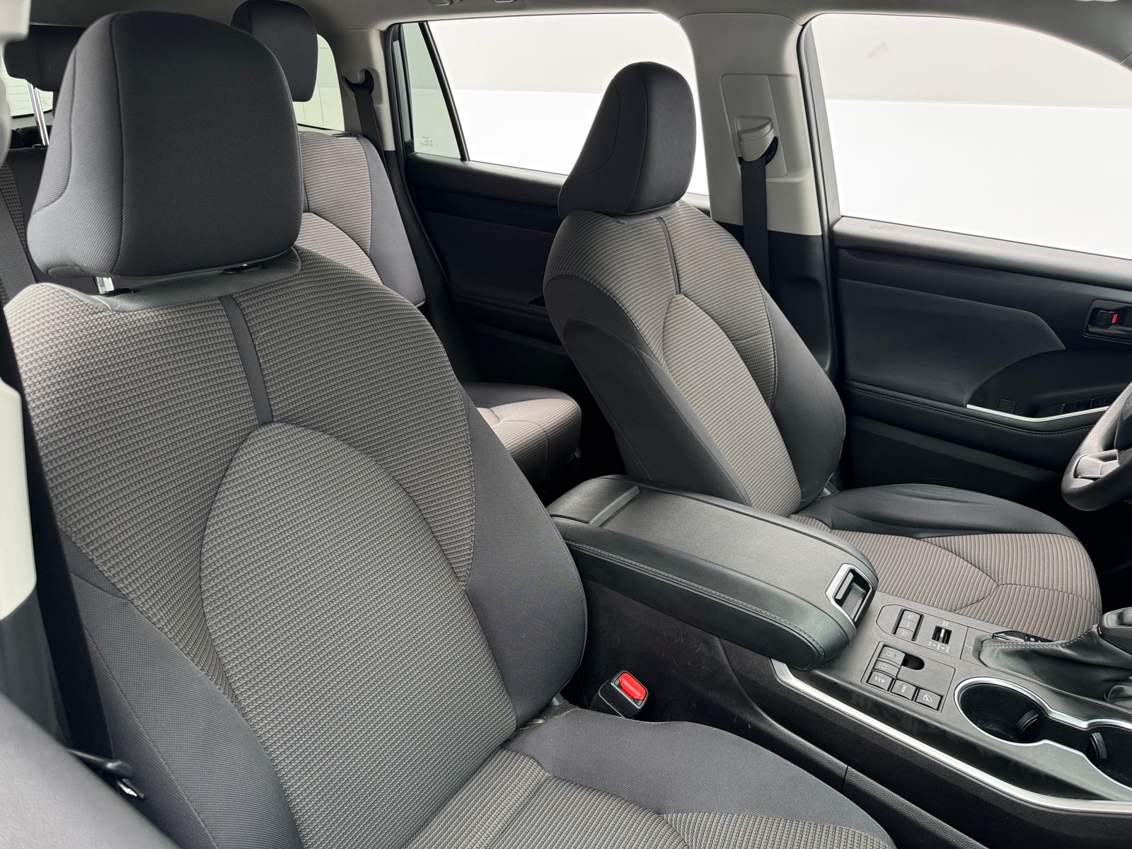 Thumbnail: 2023 Toyota Highlander - 2