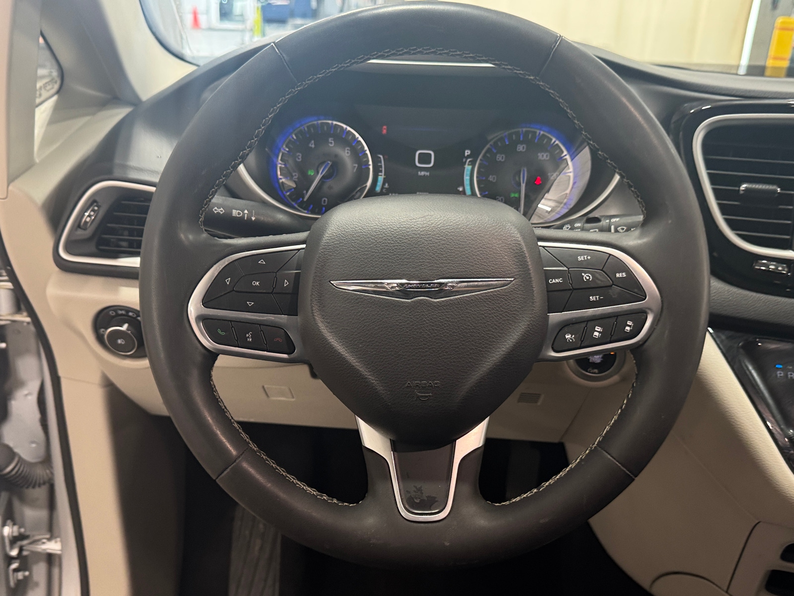 Thumbnail: 2024 Chrysler Pacifica - 4