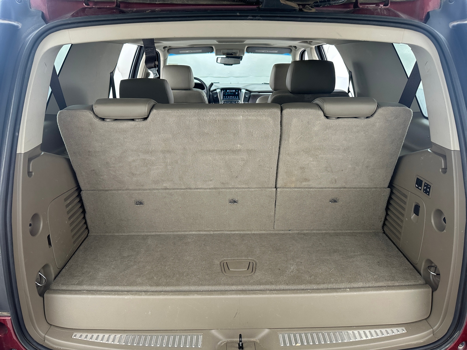 Thumbnail: 2017 Chevrolet Tahoe - 6