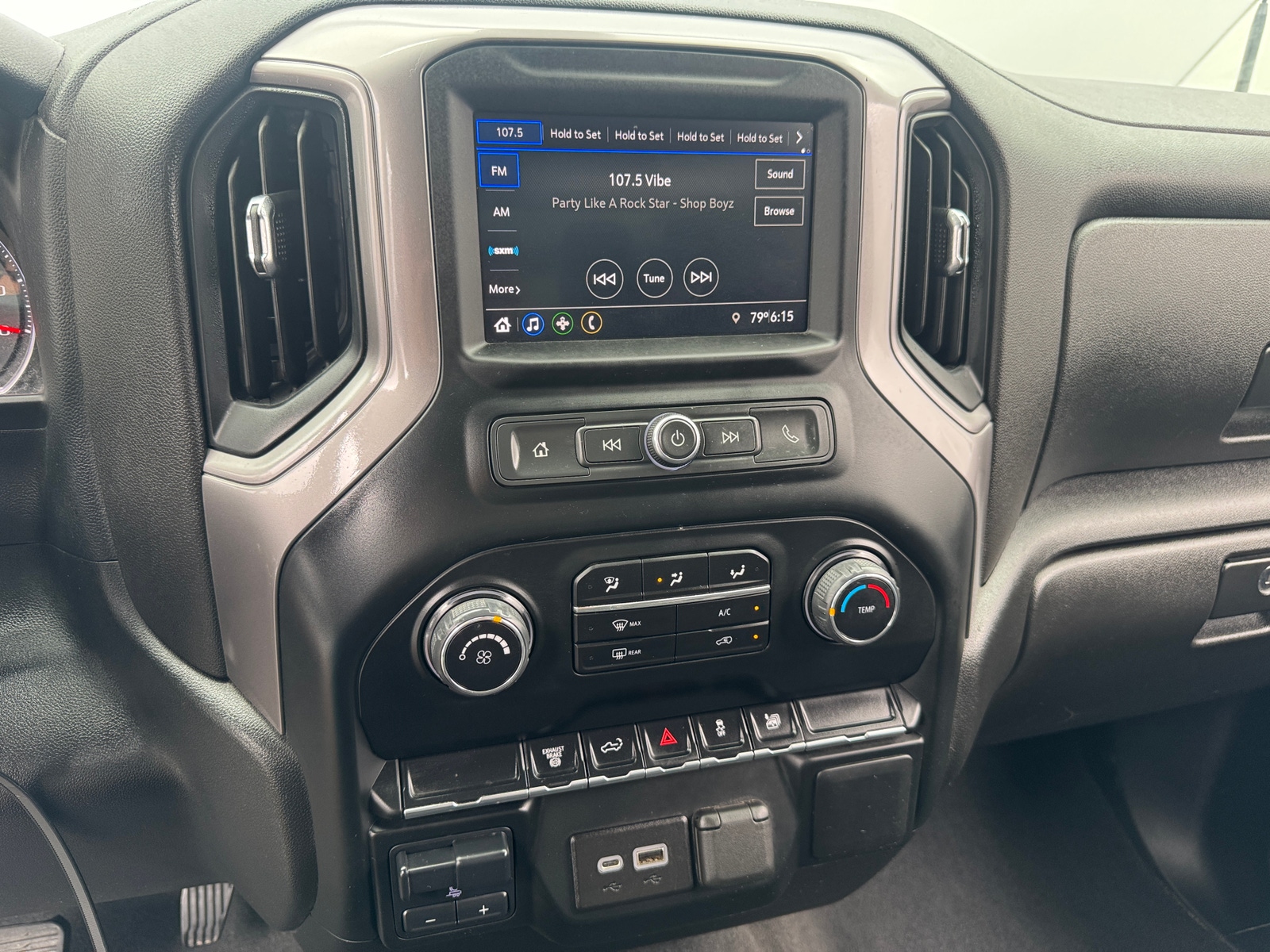 Thumbnail: 2022 Chevrolet Silverado 2500 - 4