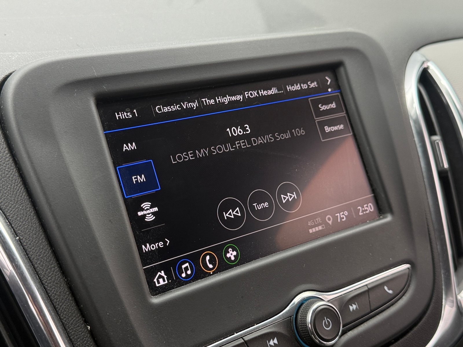 Thumbnail: 2023 Chevrolet Equinox - 4