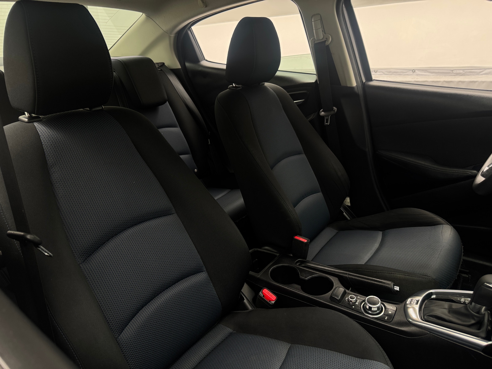 Thumbnail: 2017 Toyota Yaris iA - 2