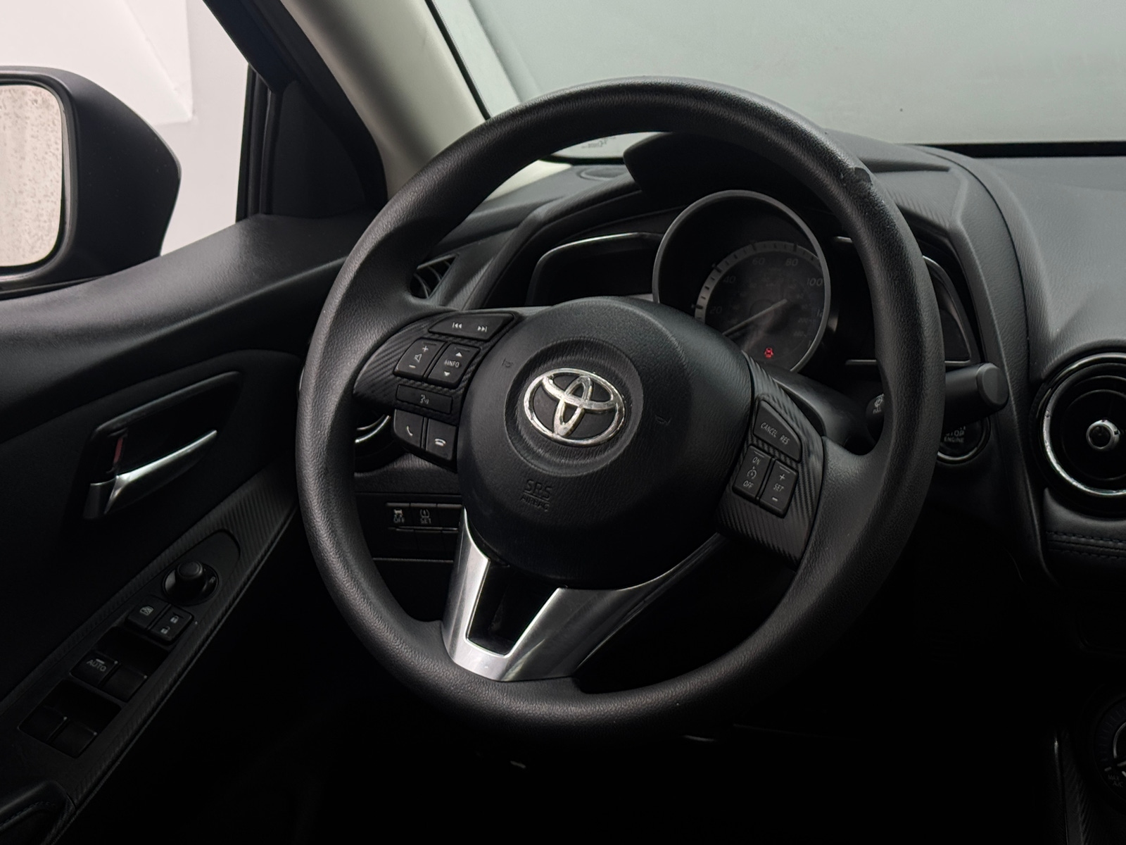 Thumbnail: 2017 Toyota Yaris iA - 5