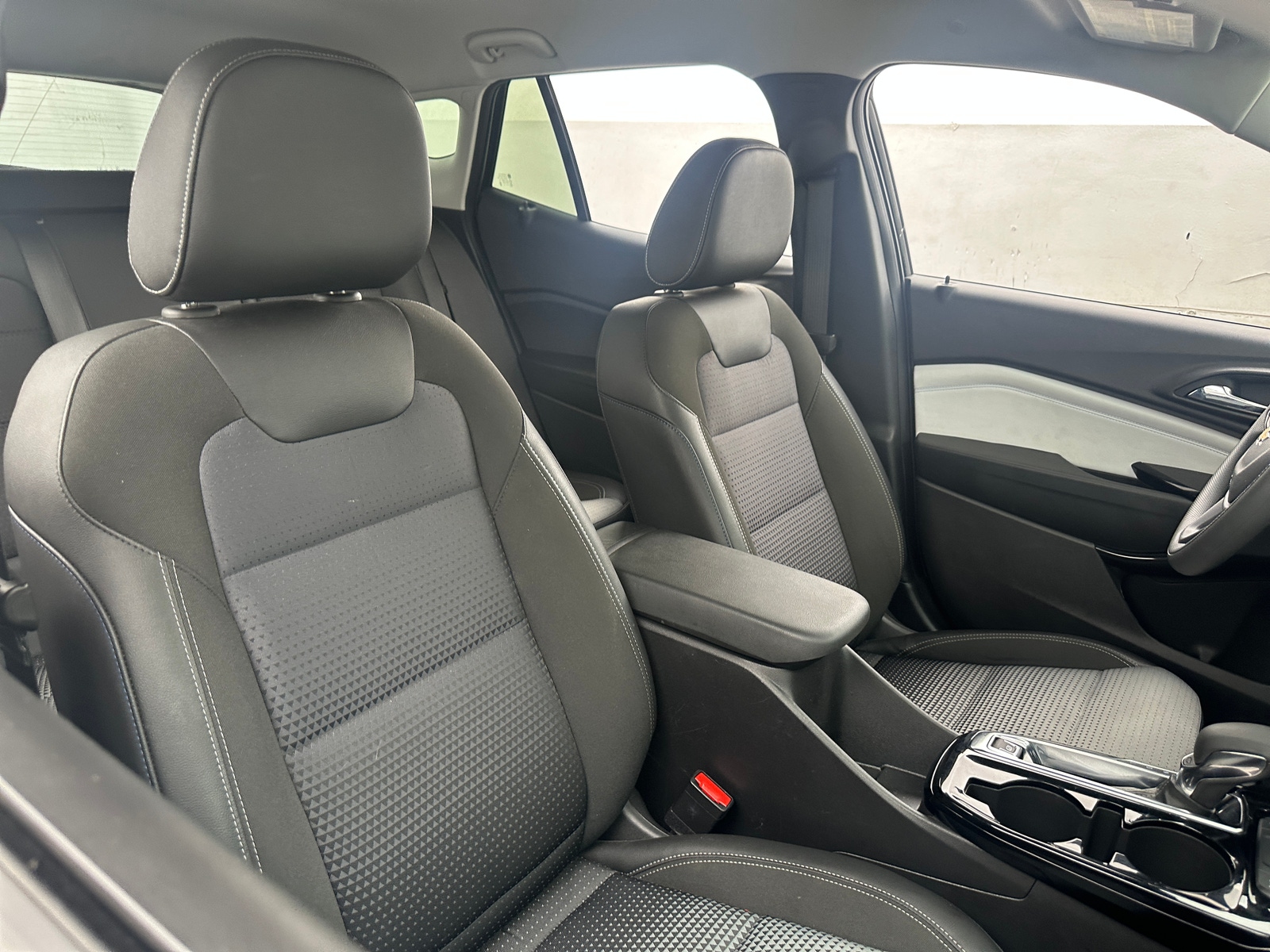 Thumbnail: 2025 Chevrolet Trax - 2