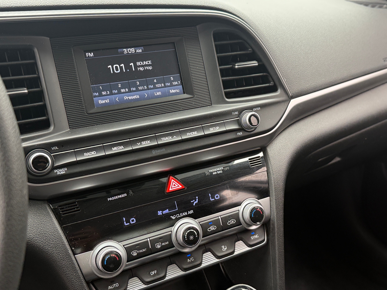 Thumbnail: 2020 Hyundai Elantra - 4