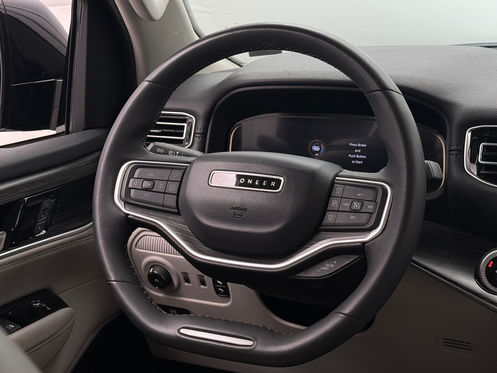 Thumbnail: 2024 Jeep Wagoneer - 4