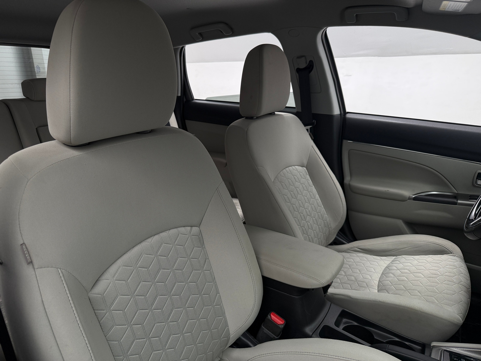 Thumbnail: 2020 Mitsubishi Outlander Sport - 2