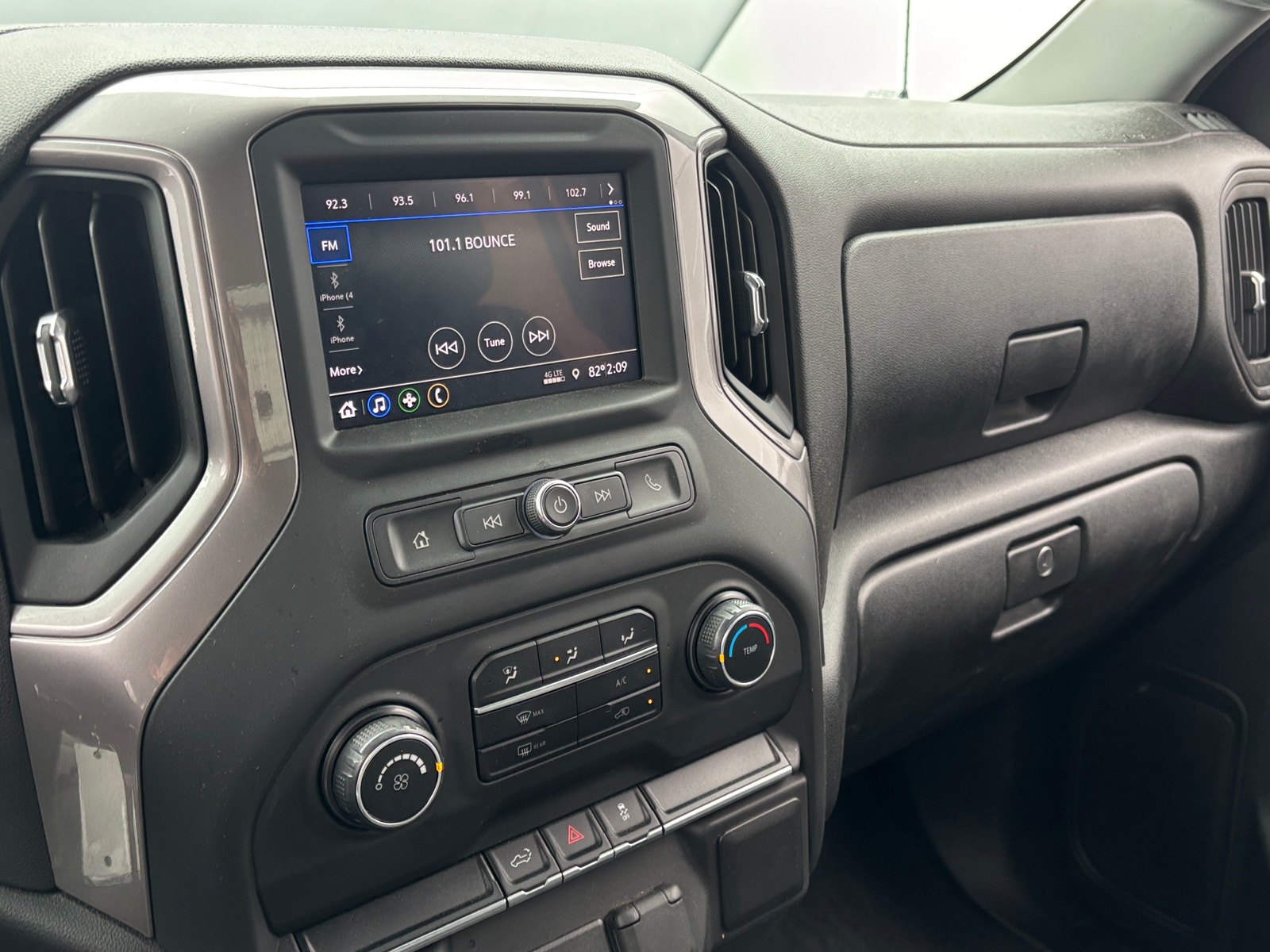 Thumbnail: 2020 Chevrolet Silverado 1500 - 4
