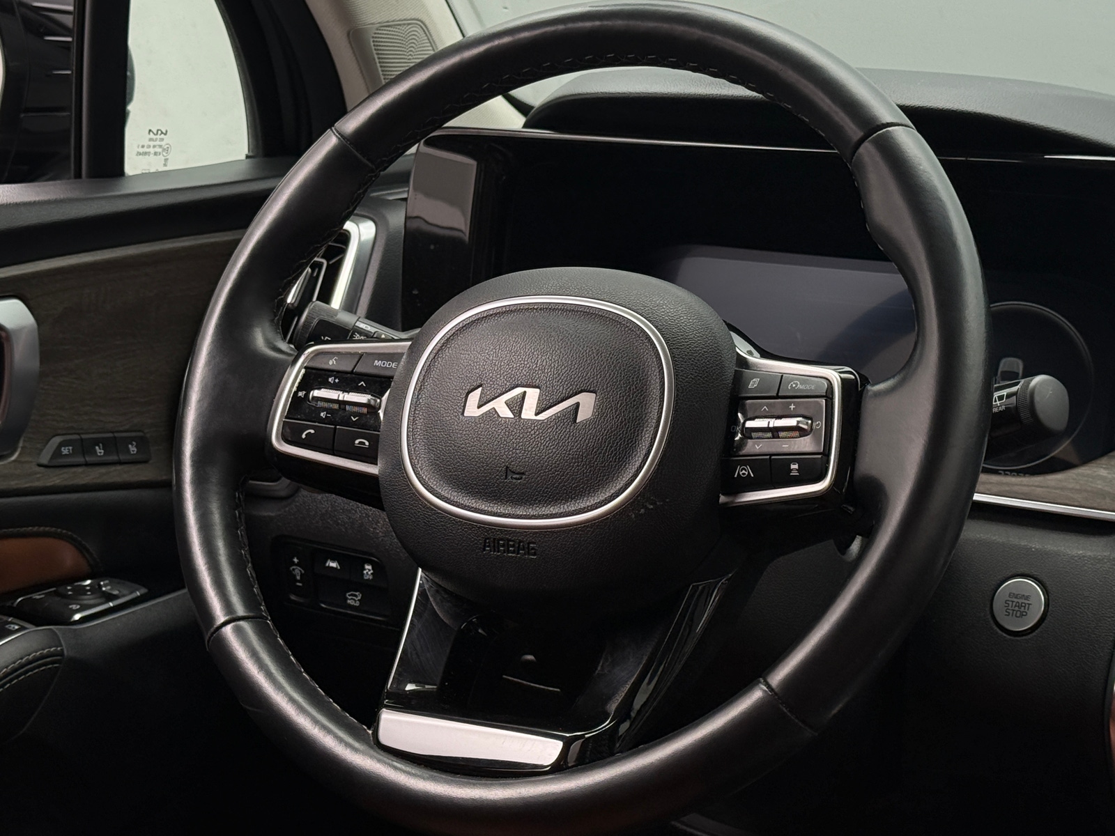 Thumbnail: 2022 Kia Sorento - 4